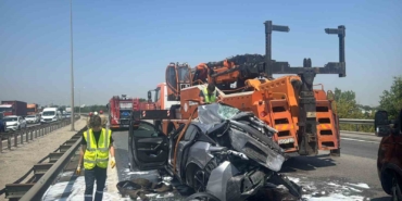 Sancaktepe TEM’de zincirleme kaza: Tır ile kamyon arasında sıkıştı