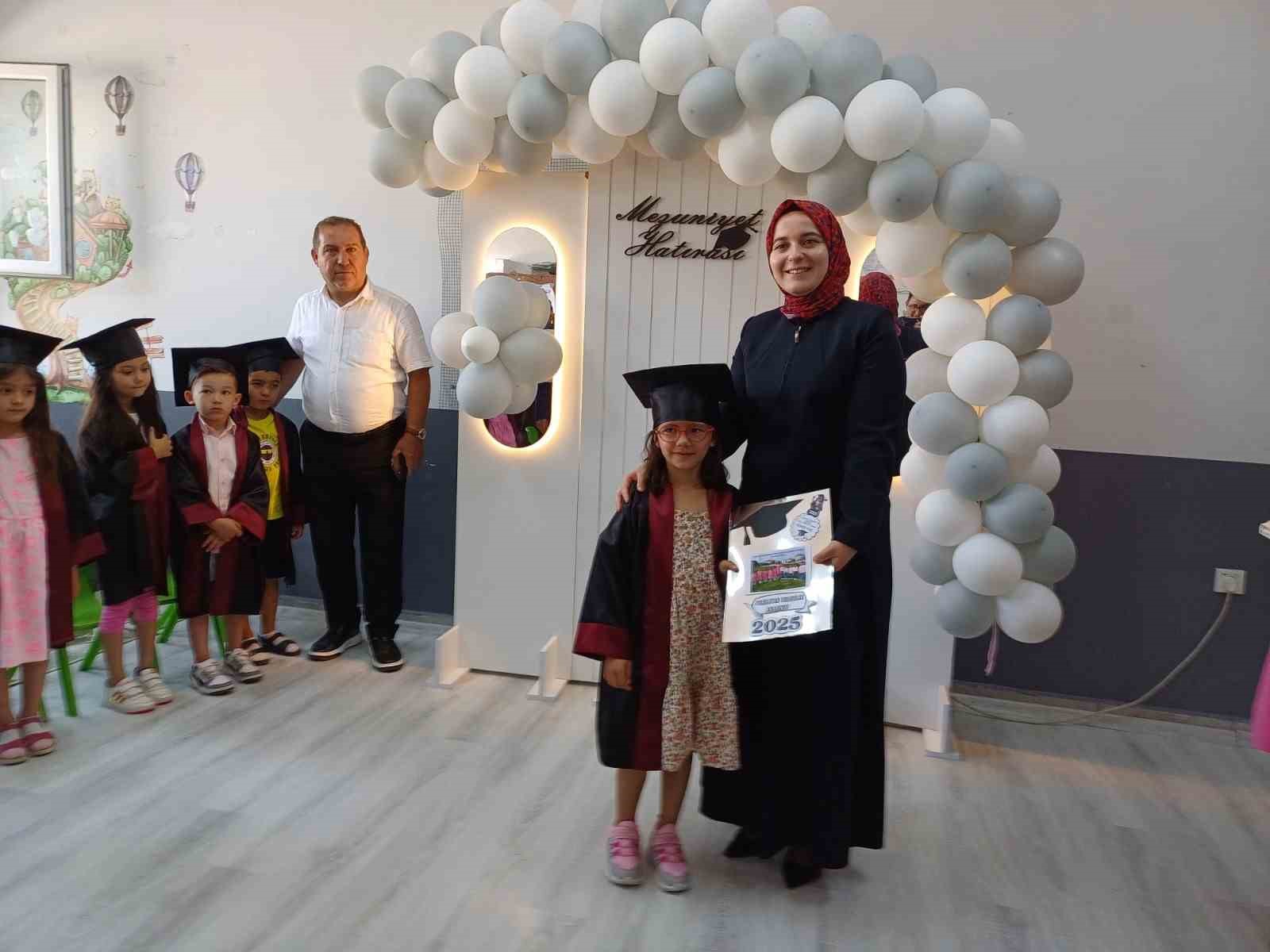 Sındırgı’da öğrencilerin karne sevinci