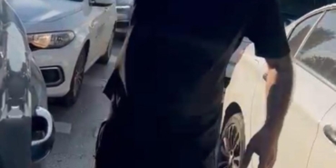 Maltepe’de trafikte dehşet: Kadın sürücü, 2 çocuğunun yanında saldırıya uğradı