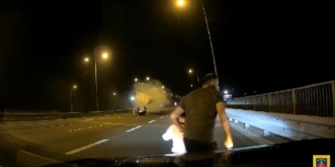 Taklalar atan otomobilden yola savrulmuştu: 9 yaşındaki çocuğun tedavisi sürüyor