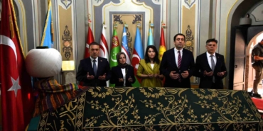 Bilecik Valisi Sözer Ertuğrul Gazi’nde dua ederek göreve başladı