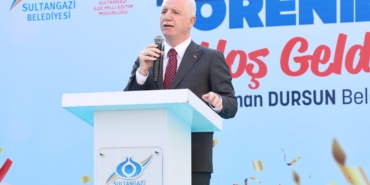 Sultangazili gençlerin mezuniyet heyecanına Vali Gül de ortak oldu