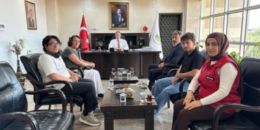Kaymakam Memiş, münazara yarışmasında dereceye giren öğrencileri ödüllendirdi