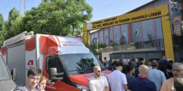 Esenyurt Belediyesi’nden YKS günü öğrencilere ve ailelerine destek