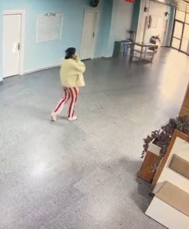 Mezarlıkta ölü bulunan bebeğin annesi ile hastaneden çıkış anları ortaya çıktı