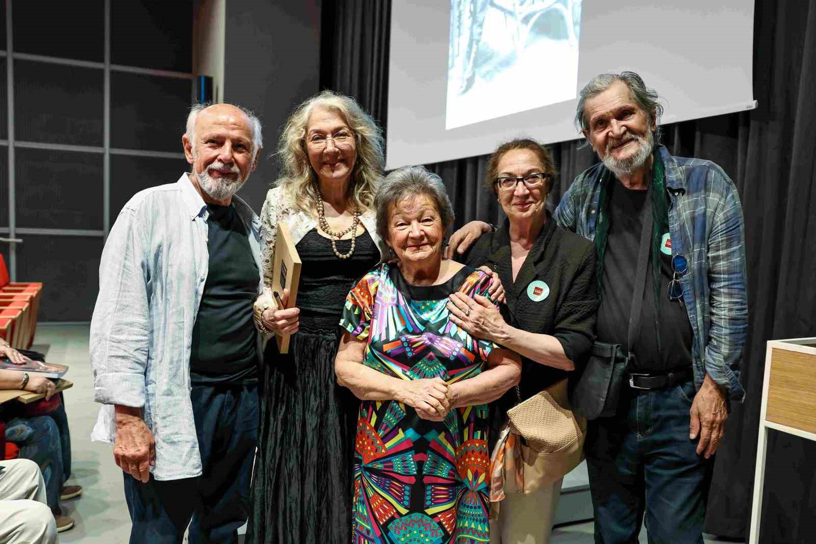 Gülnur Sözmen, ‘Eczacıbaşı Fotoğrafçılar Dizisi’nin yeni kitabı için fotoğrafseverlerle buluştu