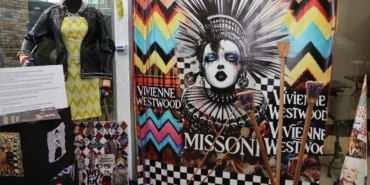 Moda Akademisi’nde "Vitrin Bir Sahne" sergisi açıldı