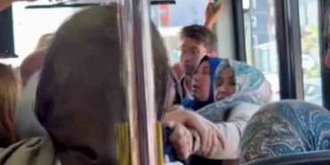 Pendik’te otobüste yer verme kavgası: Kadın yolcular birbirine girdi