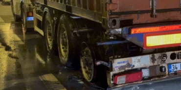 TEM’de seyir halinde olan tırın lastikleri alev aldı