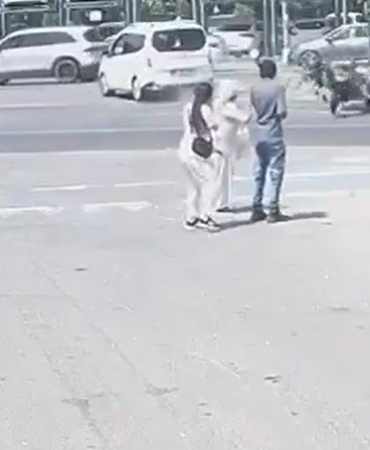 Kartal’da yürekleri ağızlara getiren kaza: İki polisin yaralandığı kaza kamerada