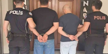 2 şüphelinin üzerinden 162 adet sentetik ecza hapı ele geçirildi