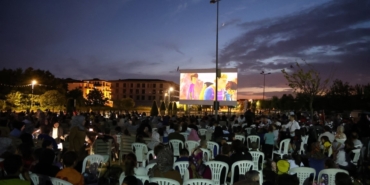 Kartepe’de açık hava sinema keyfi başladı