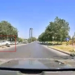 Direksiyon hakimiyetini kaybeden sürücü refüje çıkarak durabildi