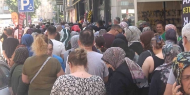 Yalova’da mağaza açılışında indirim izdihamı