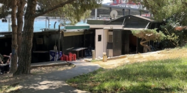 İtfaiye erlerinden yangın sonrası İstanbul Boğazı pozu