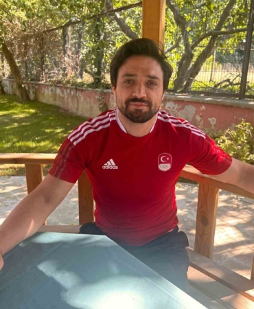 İran’a turnuvaya giden Türk güreşçi İsrail bombardımanında yaşadıkları dehşeti anlattı