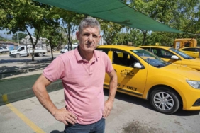 Taksicilerin "bekleme yapma" kavgası kamerada
