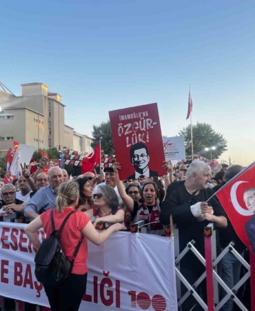 CHP Genel Başkanı Özgür Özel, Büyükçemece’deki mitingde konuştu