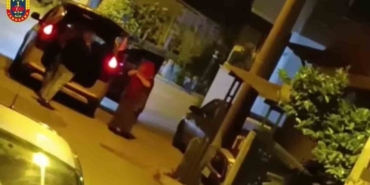 Arkadaşını bacaklarından vurdu, yolculuk yaptığı taksinin bagajından inerken yakalandı
