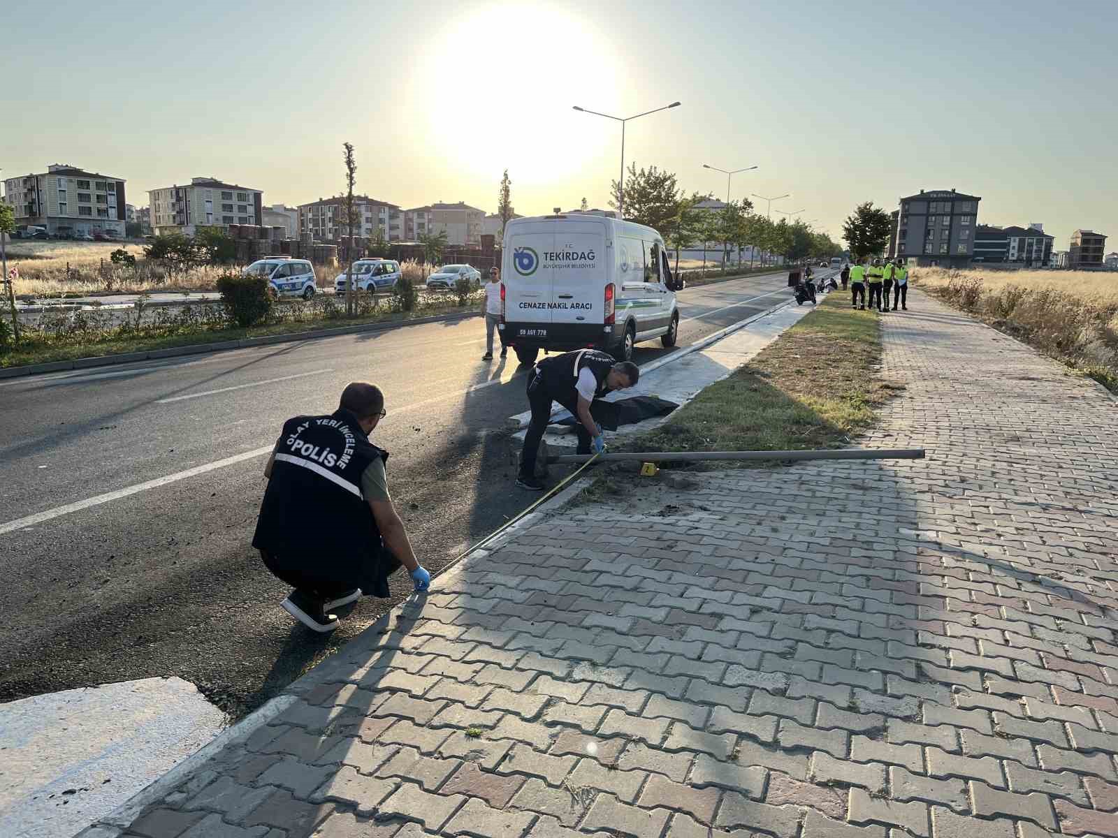 Çorlu’da sabaha karşı korkunç kaza: 14 yaşındaki sürücü hayatını kaybetti, yolcu ağır yaralandı