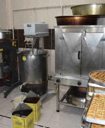 Karacabey Zabıtası’ndan gıda güvenliği için bayram mesaisi