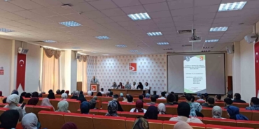 İlahiyat Fakültesinde ‘Din Eğitimcisinin Nitelikleri’ paneli düzenlendi