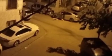 Esenyurt’ta bir adam, tartıştığı şahsın ayağını arabanın kapısına sıkıştırarak kırdı