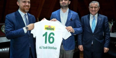 Bakan Osman Aşkın Bak ve Bilal Erdoğan’dan Bursaspor’a ziyaret