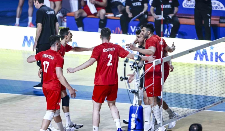 A Milli Erkek Voleybol Takımı, Ukrayna’ya 3-0 mağlup oldu