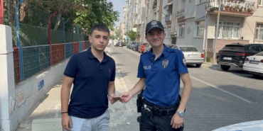Çorlu’da lise öğrencisinden insanlık örneği: Yolda bulduğu paraları polis teslim etti