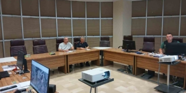 Vali Toraman Ayvacık yangınını Dardanos Yangın Yönetim Merkezinden takip etti