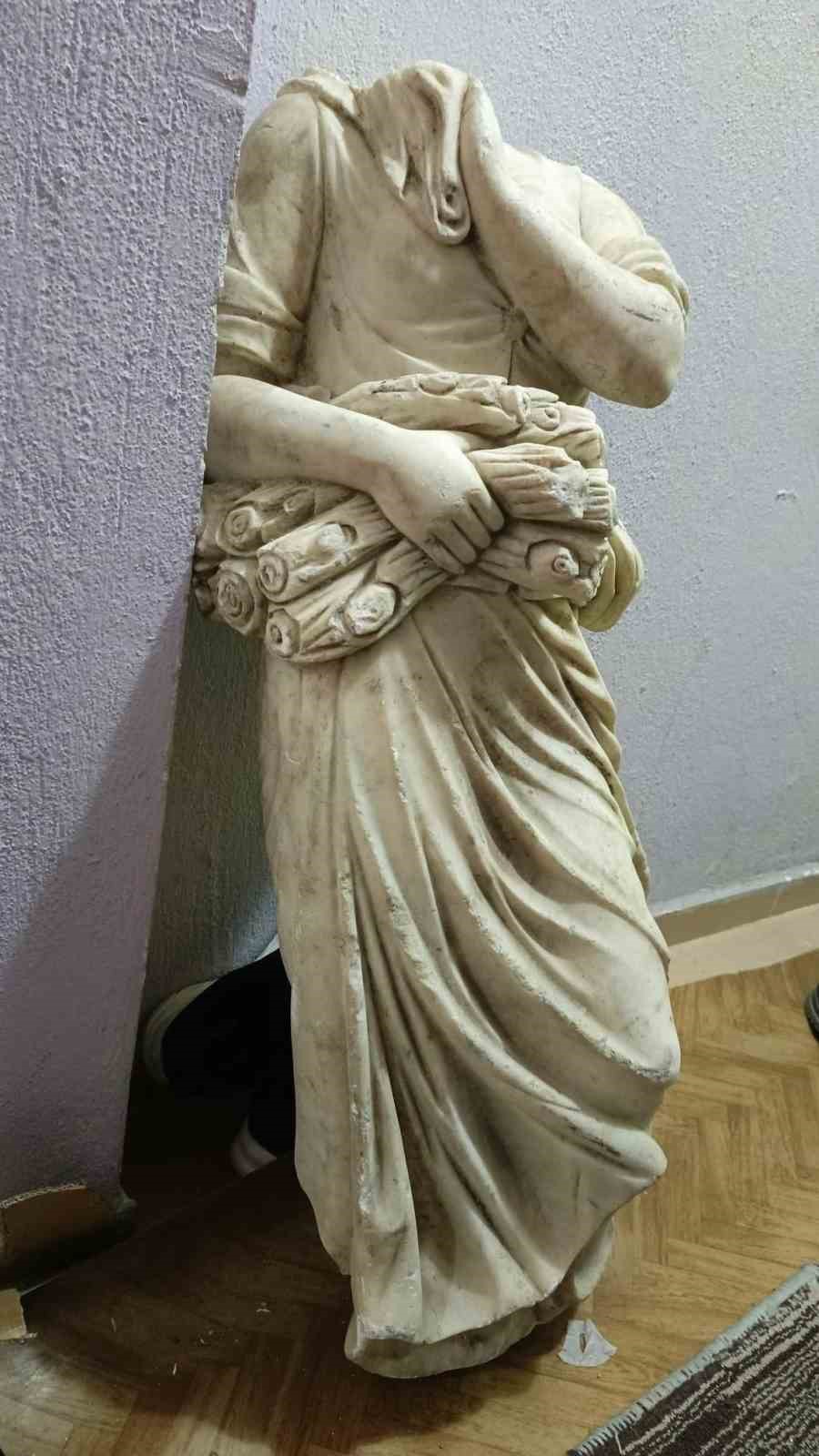 Edirne’de başsız heykel operasyonu: 3 şüpheli hakkında işlem başlatıldı