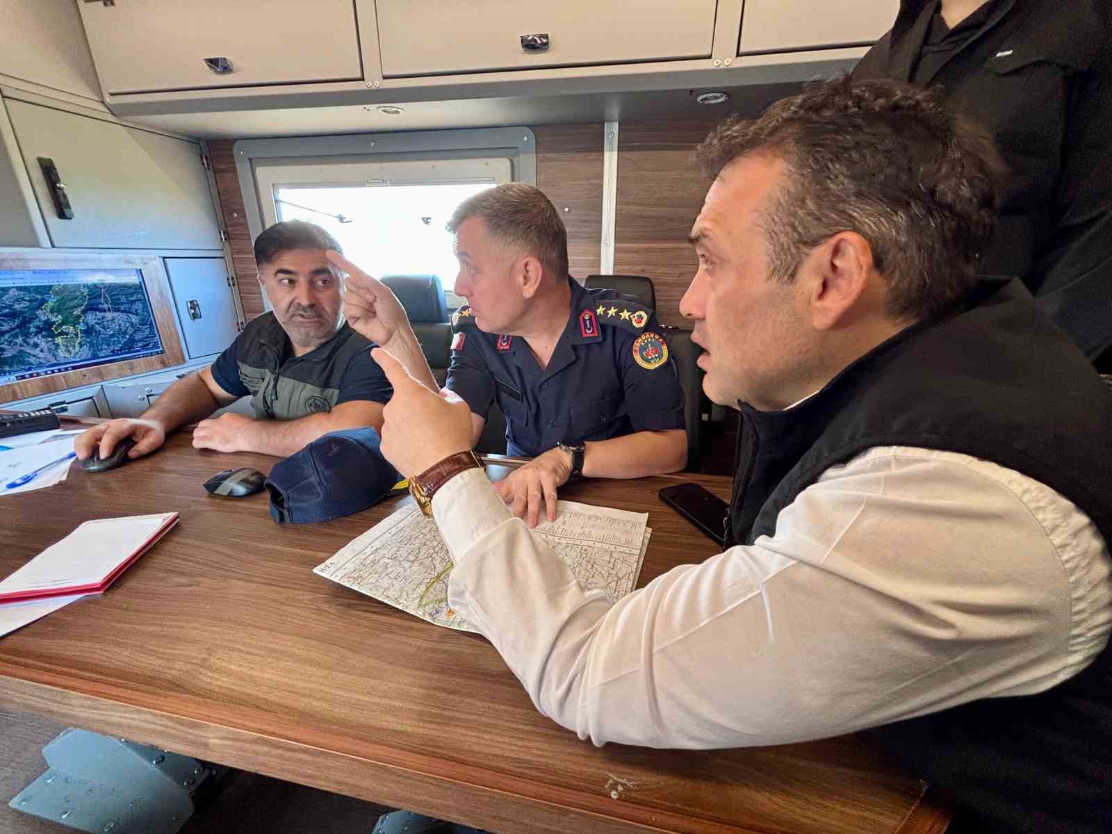 Vali Sözer, 2 bin hektar alanda yangının devam ettiğini açıkladı