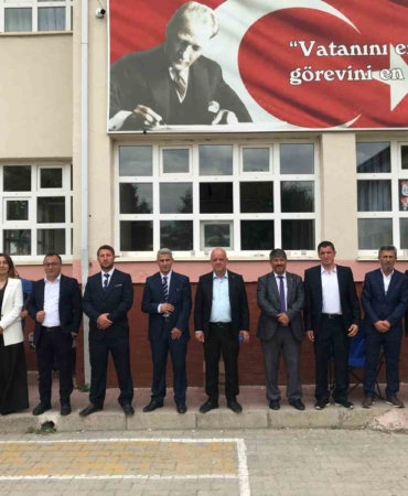4 bin seçmen için 11 aday