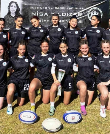 Körfezli U18 ragbici kızlar finale kaldı