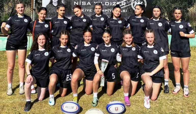 Körfezli U18 ragbici kızlar finale kaldı