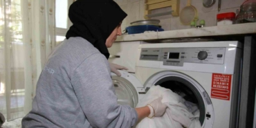 Bayram öncesi evde bakım hizmetiyle yaşlı ve engellilerin yüzü güldü