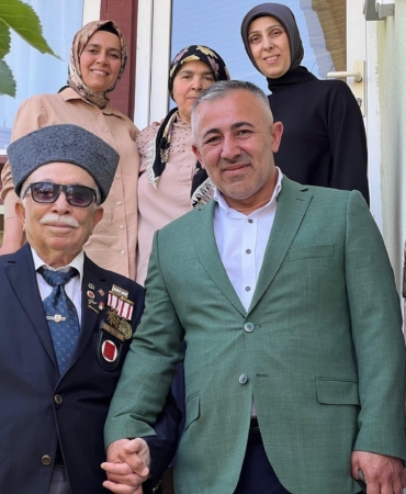 Şehit ve gazi aileleriyle bir araya geldi