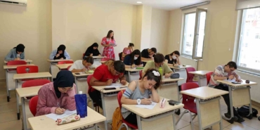 Ataşehir Belediyesi’nden lise ve üniversite sınavına hazırlanan öğrenciler için önemli destek