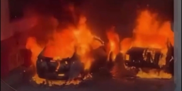 Edirne’de 2 otomobil kundaklandı