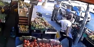 Esenyurt’ta market çalışanı zabıtaya bıçakla saldırdı