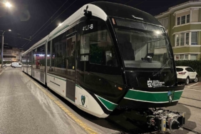 9. tramvay raylara indi, son araç yolda