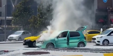 Edirne’de seyir halindeki otomobil alev alev yandı