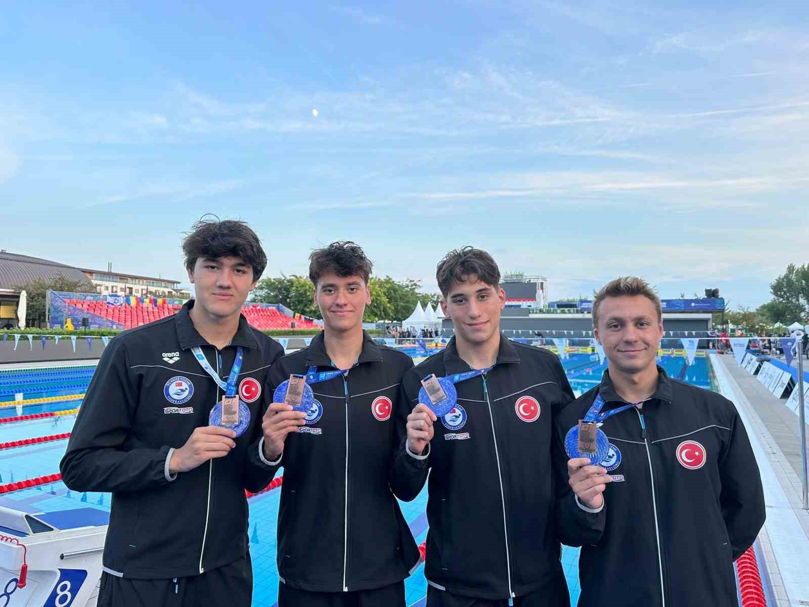 Belediyesporlu yüzücü Özgür Yonca, Avrupa üçüncüsü