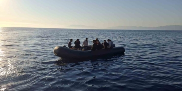 Ayvacık’ta 16’sı çocuk 23 kaçak göçmen kurtarıldı