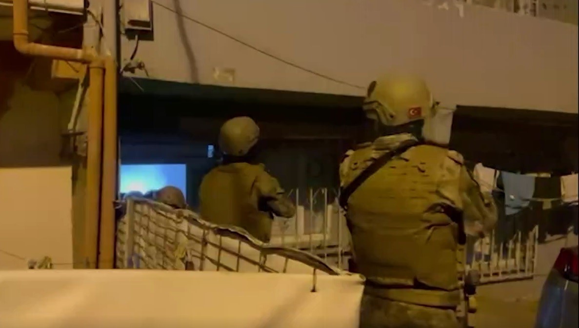 İstanbul’da DEAŞ operasyonu: 5’i yabancı uyruklu 11 şüpheli yakalandı