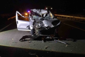 Bursa’da kontrolden çıkan araç tıra çarptı: 1 ağır yaralı