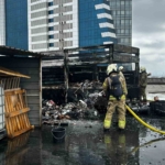 Kamyonette çıkan yangın Tesla araca sıçradı, dün aldığı otomobil zarar gördü