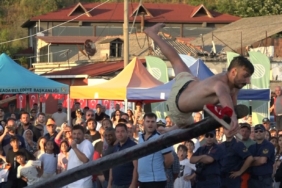 Kırklareli’nde Kabotaj Bayramı coşkusu: Yağlı direk yarışı nefes kesti