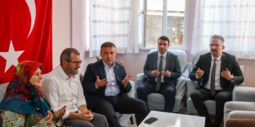 Vali Sözer şehit Osman Er’in ailesini ziyaret etti